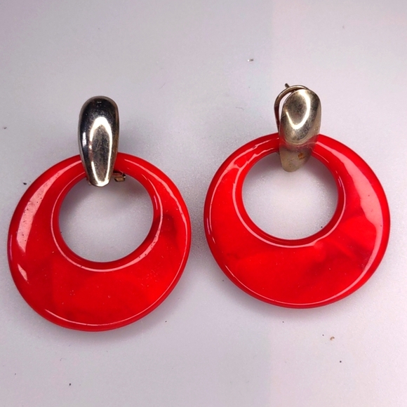 COPY - VINTAGE 1960s Red enamel DANGLE HOOP EARRINGS CLIP ON Post YELLOW GOLD - Picture 1 of 4
